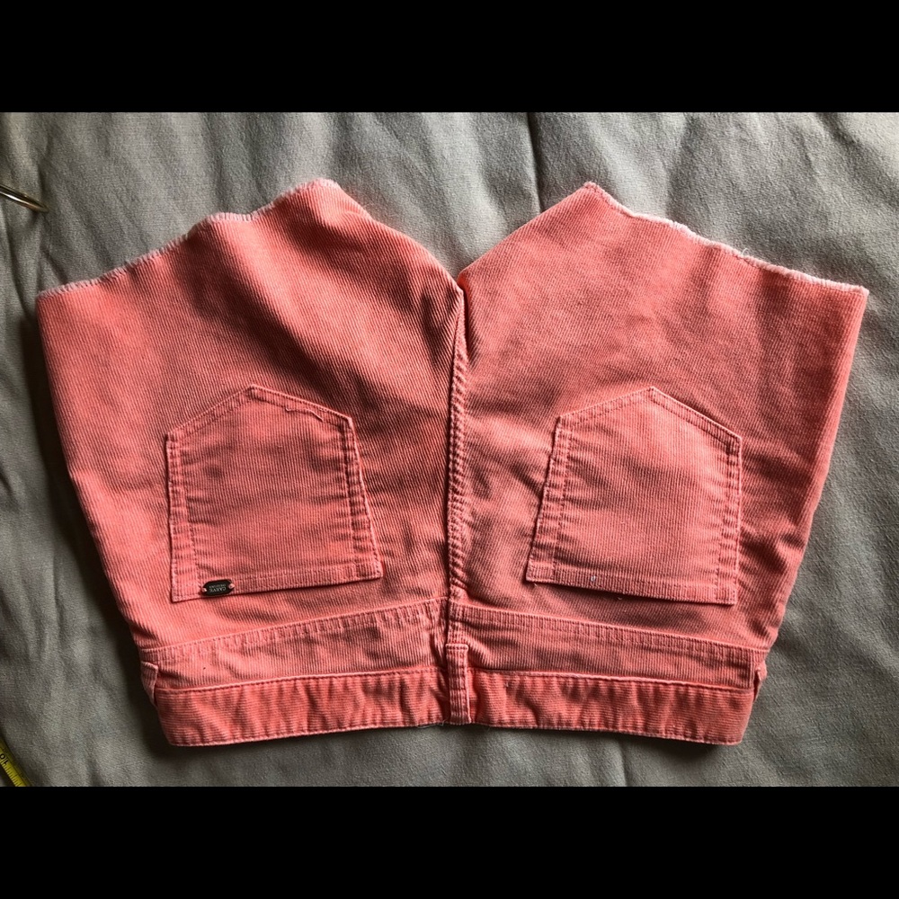 Carve cord shorts
